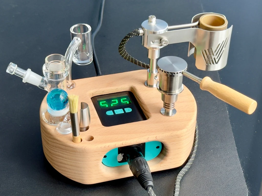 Ball vaporizer desktop setup